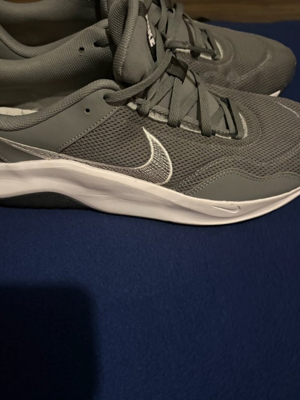 Men's Nike shoes size 13 wide - Picture 3 of 3